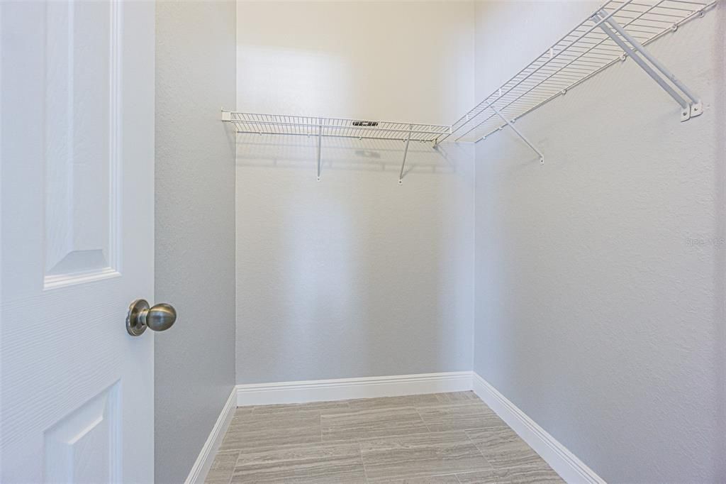 For Sale: $324,900 (4 beds, 2 baths, 1676 Square Feet)