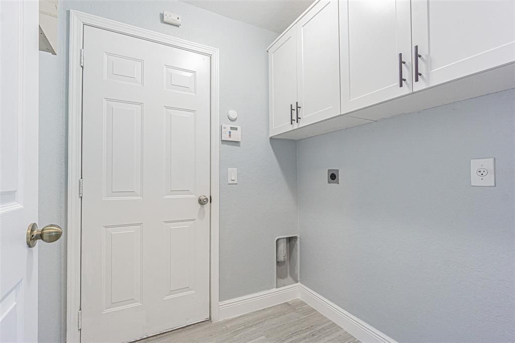 For Sale: $324,900 (4 beds, 2 baths, 1676 Square Feet)