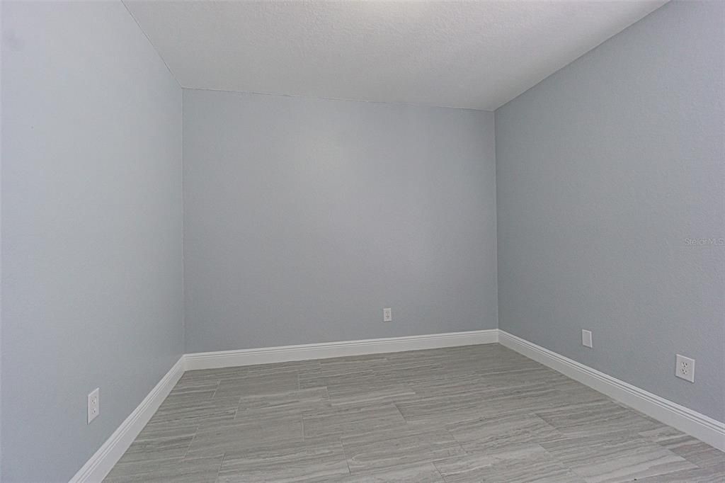 For Sale: $324,900 (4 beds, 2 baths, 1676 Square Feet)