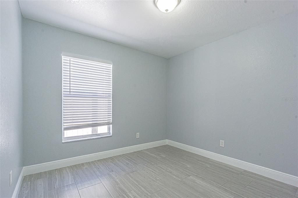 For Sale: $324,900 (4 beds, 2 baths, 1676 Square Feet)