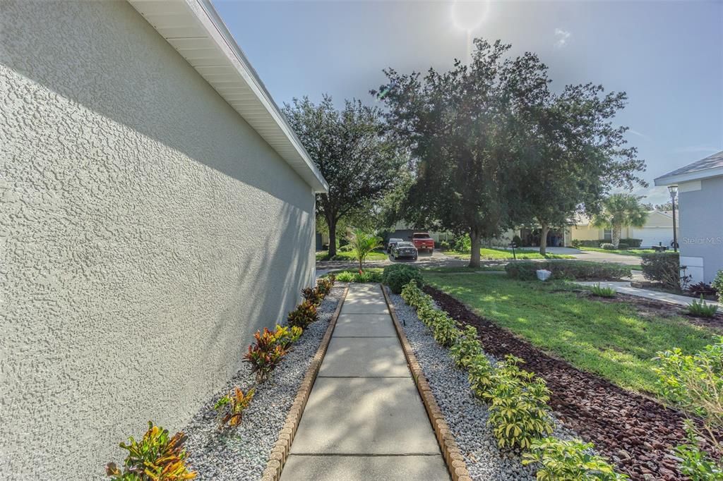 For Sale: $324,900 (4 beds, 2 baths, 1676 Square Feet)