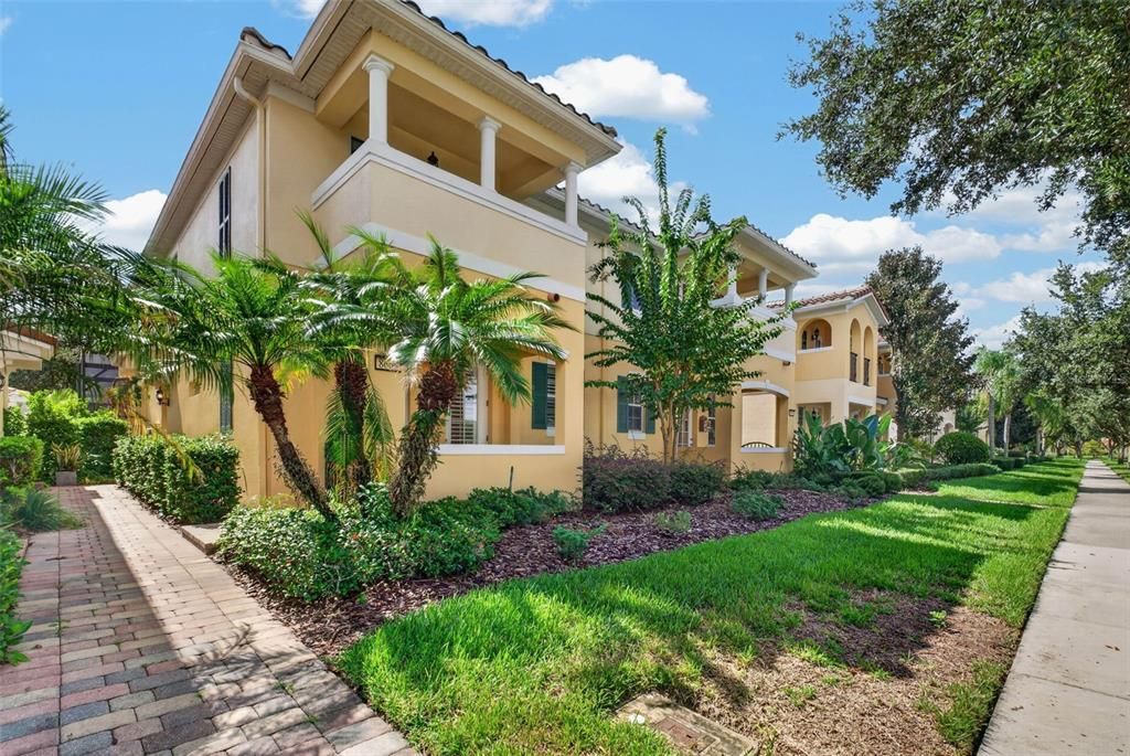 For Sale: $465,000 (3 beds, 3 baths, 1830 Square Feet)