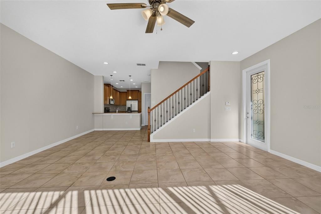 For Sale: $465,000 (3 beds, 3 baths, 1830 Square Feet)