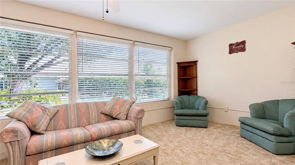 For Sale: $210,000 (2 beds, 2 baths, 1564 Square Feet)