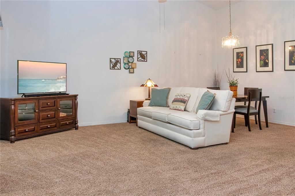 For Sale: $210,000 (2 beds, 2 baths, 1564 Square Feet)
