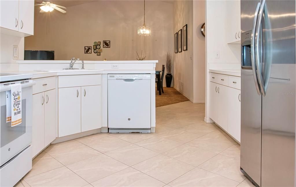 For Sale: $210,000 (2 beds, 2 baths, 1564 Square Feet)