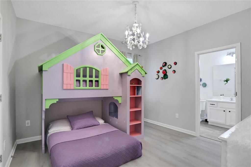 For Sale: $1,650,000 (15 beds, 15 baths, 7004 Square Feet)