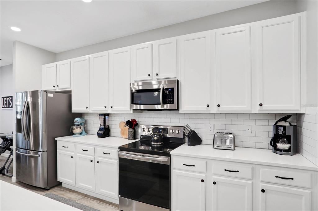 For Sale: $1,650,000 (15 beds, 15 baths, 7004 Square Feet)