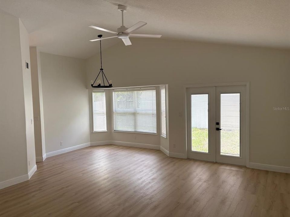 En Venta: $390,000 (3 camas, 2 baños, 1220 Pies cuadrados)