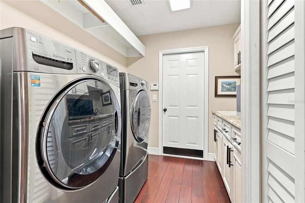Active With Contract: $850,000 (4 beds, 3 baths, 2913 Square Feet)