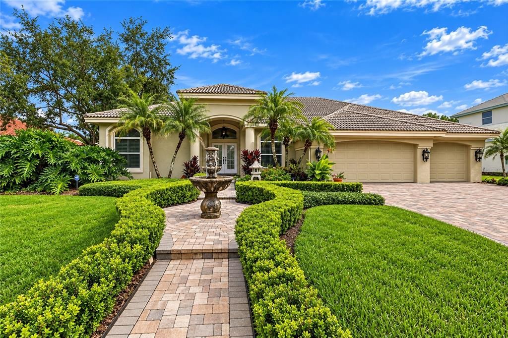 Active With Contract: $850,000 (4 beds, 3 baths, 2913 Square Feet)