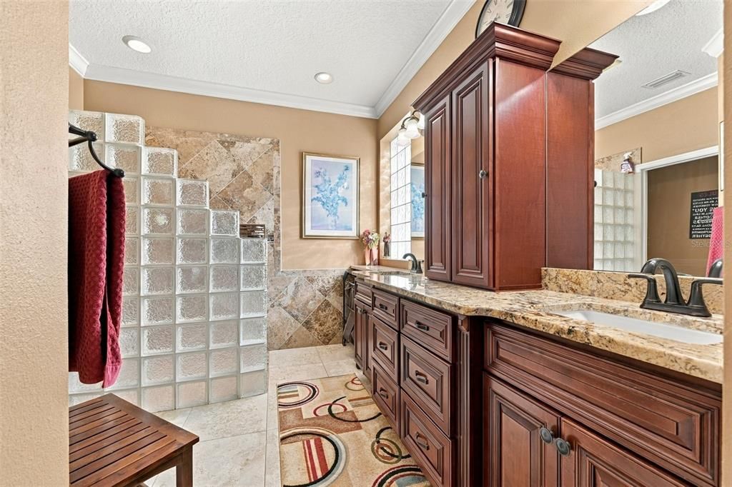 На продажу: $469,900 (3 спален, 2 ванн, 1759 Квадратных фут)
