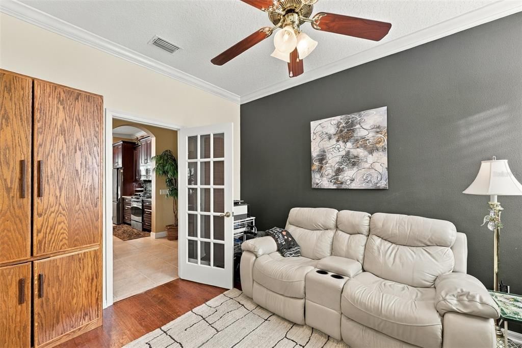 На продажу: $469,900 (3 спален, 2 ванн, 1759 Квадратных фут)