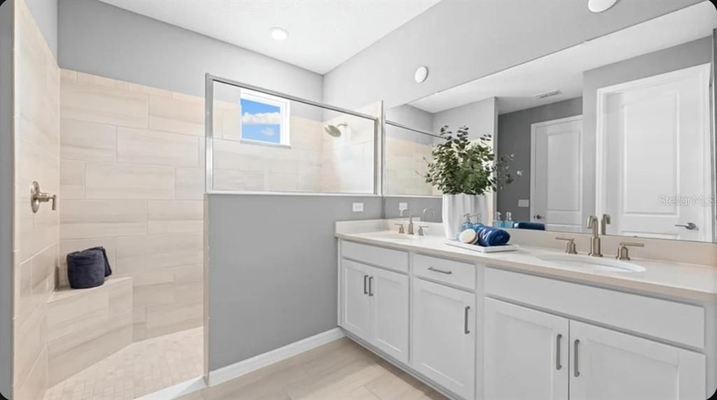 For Sale: $459,999 (4 beds, 3 baths, 2394 Square Feet)