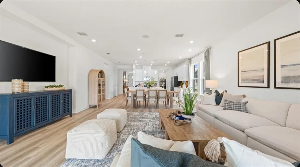 For Sale: $459,999 (4 beds, 3 baths, 2394 Square Feet)