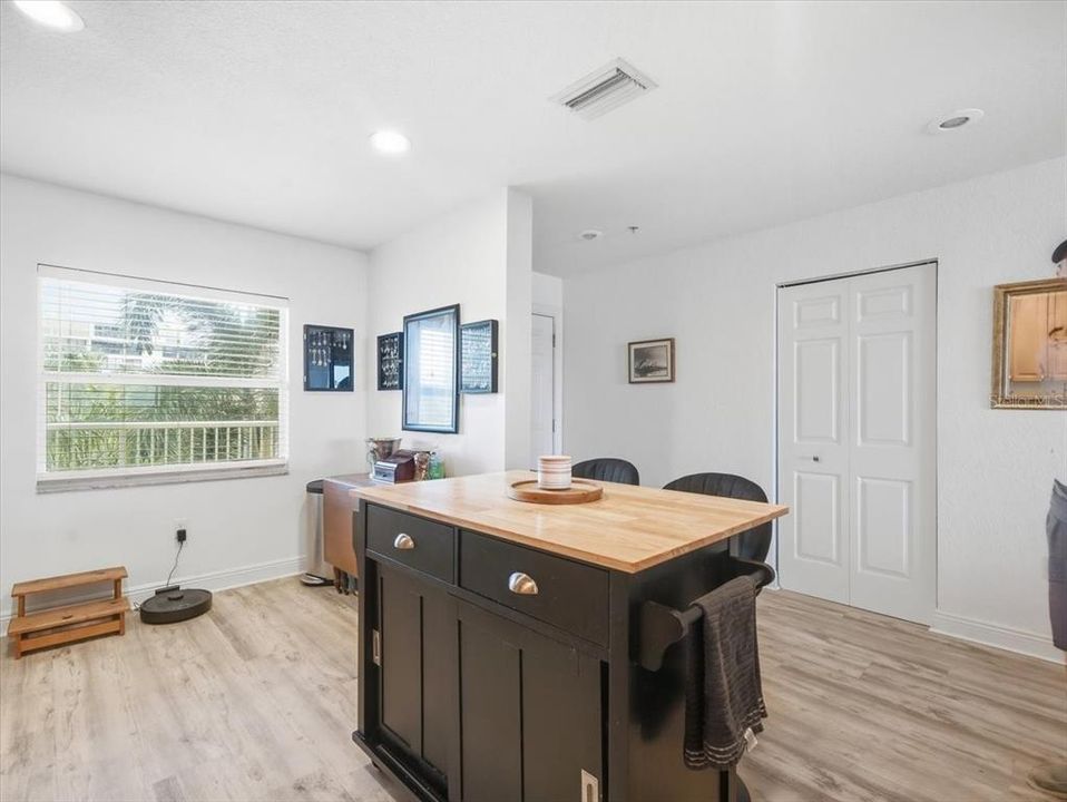 For Sale: $770,000 (2 beds, 2 baths, 1350 Square Feet)