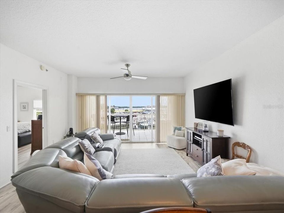 For Sale: $770,000 (2 beds, 2 baths, 1350 Square Feet)