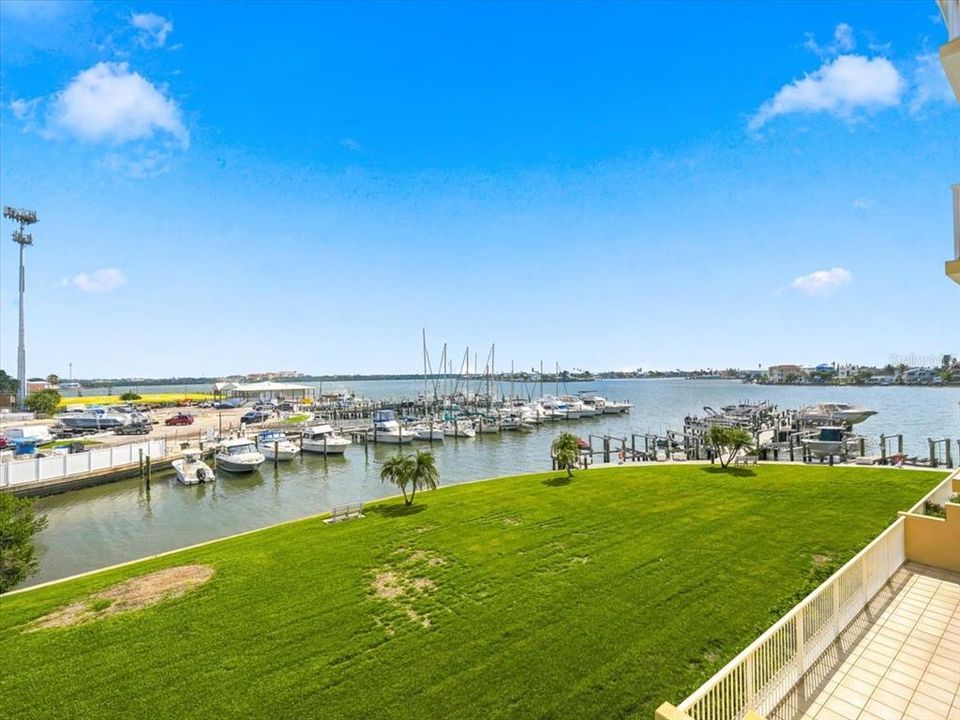 For Sale: $770,000 (2 beds, 2 baths, 1350 Square Feet)