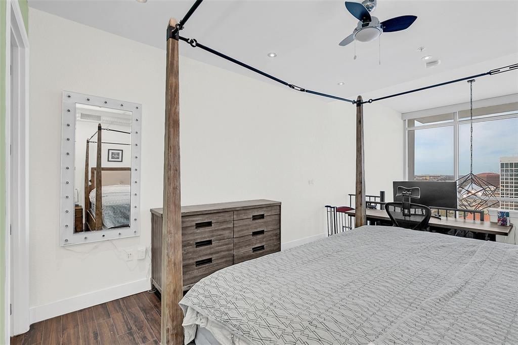 В аренду: $2,600 (1 спален, 1 ванн, 932 Квадратных фут)