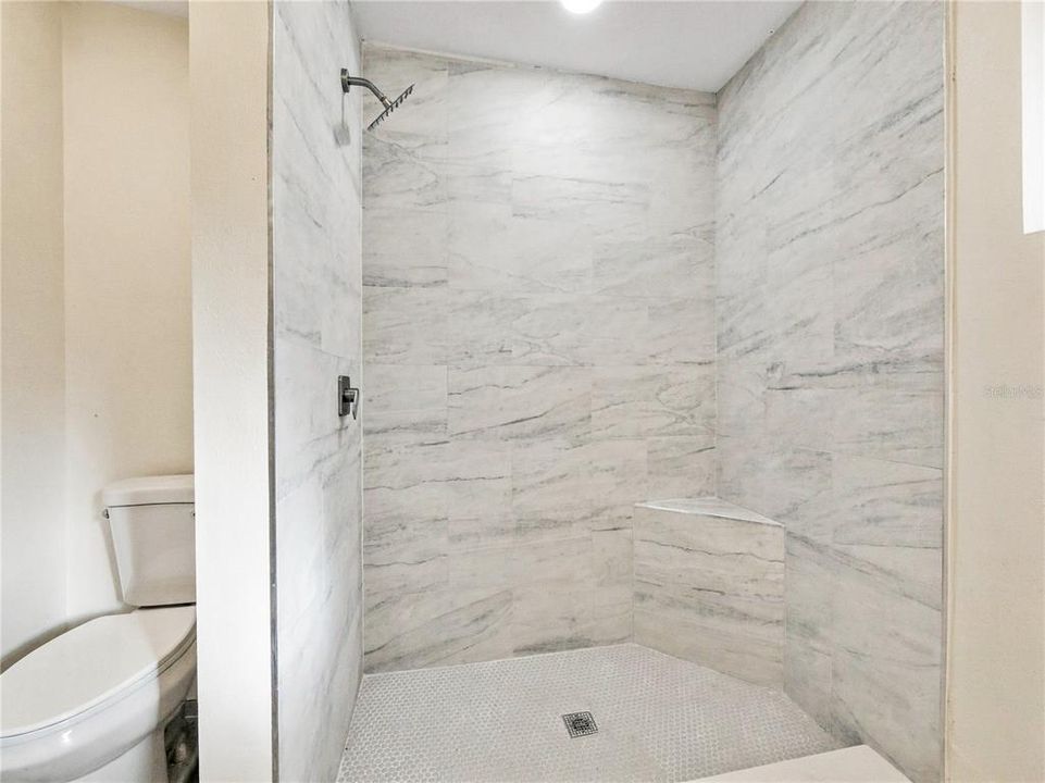 En Venta: $299,000 (3 camas, 2 baños, 1571 Pies cuadrados)