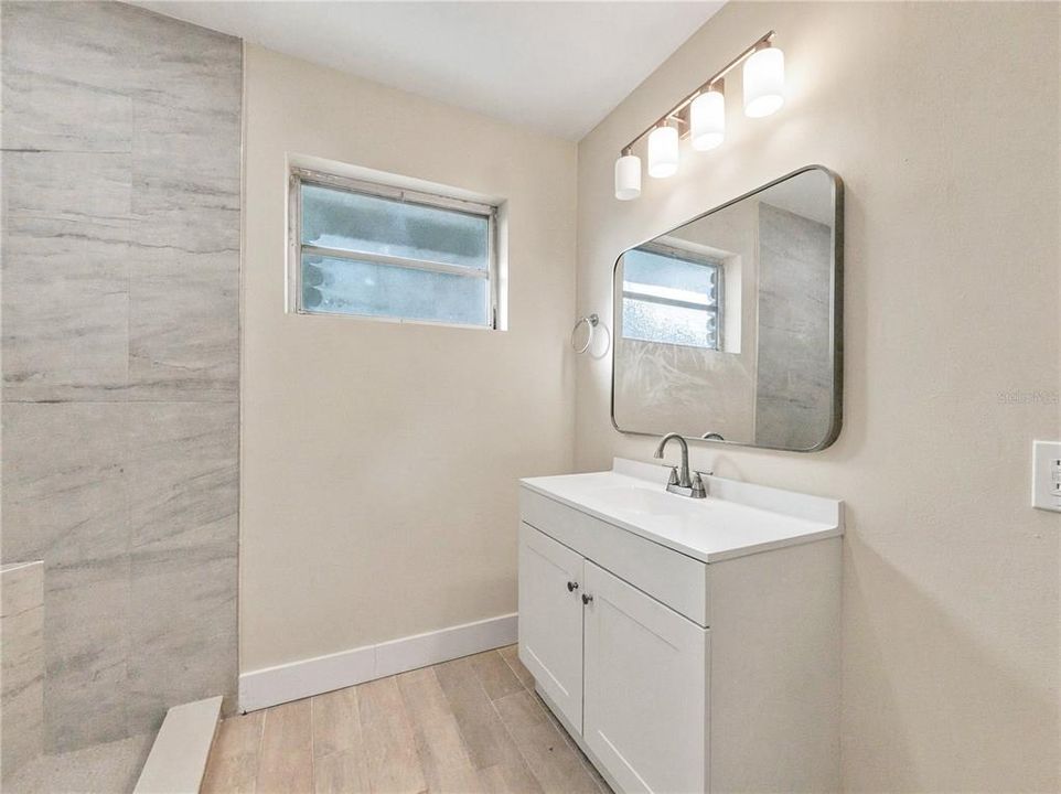 En Venta: $299,000 (3 camas, 2 baños, 1571 Pies cuadrados)