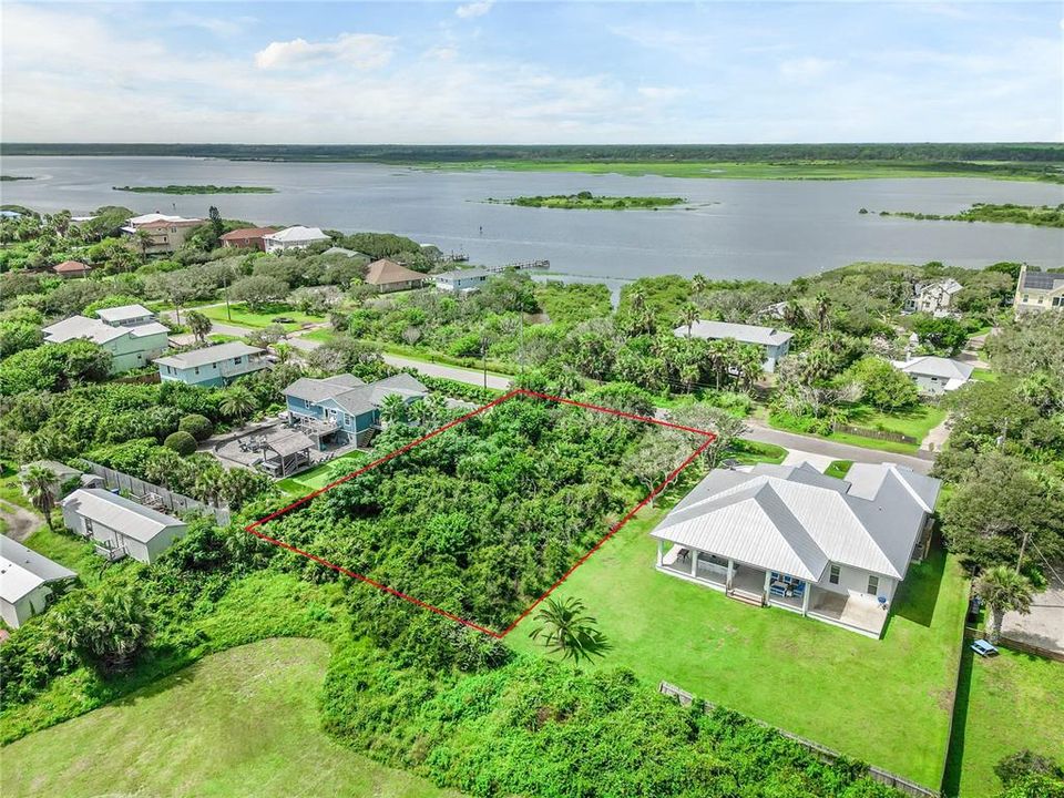 待售: $399,000 (0.40 acres)