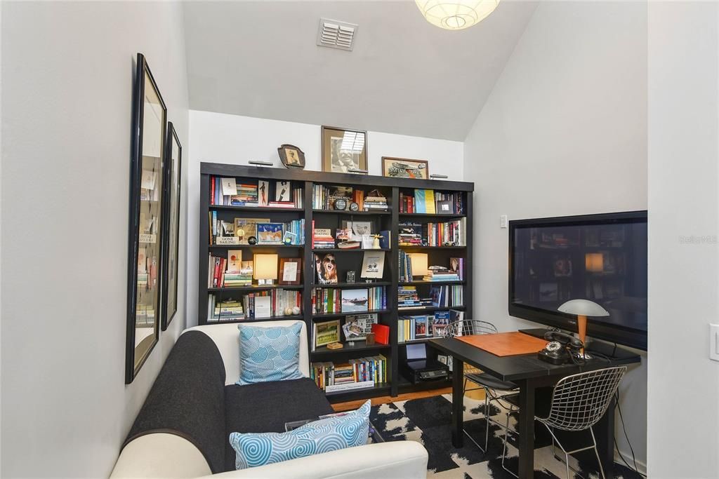 En Venta: $359,000 (2 camas, 1 baños, 830 Pies cuadrados)