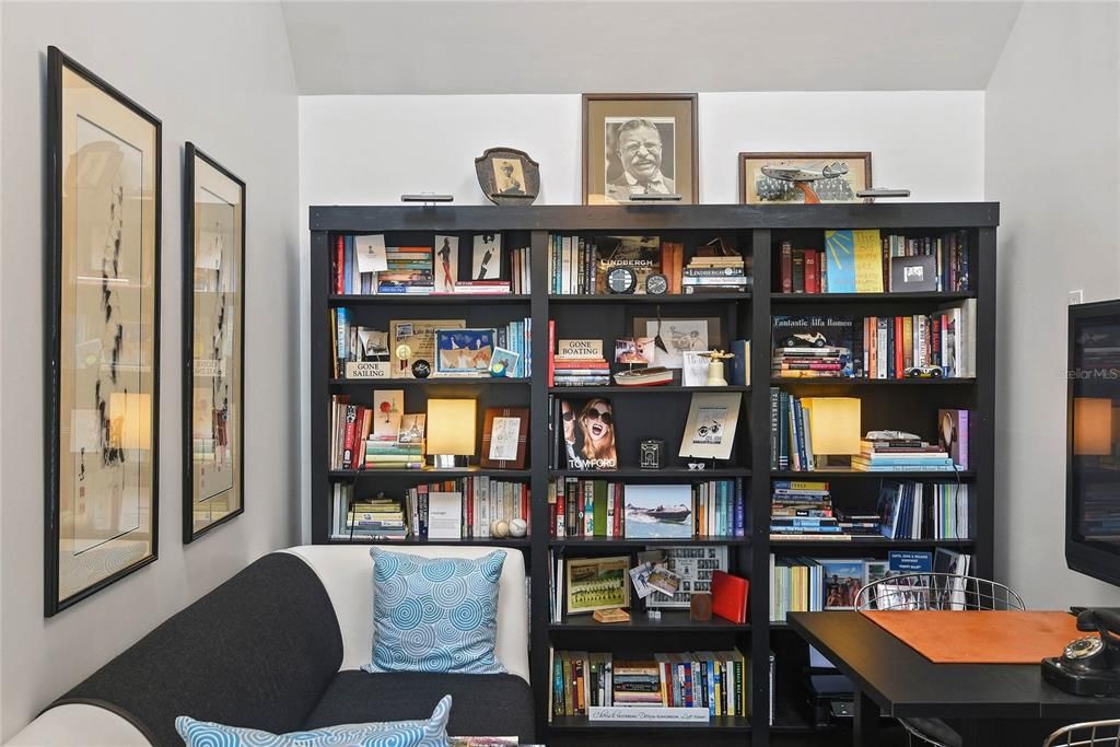 En Venta: $359,000 (2 camas, 1 baños, 830 Pies cuadrados)