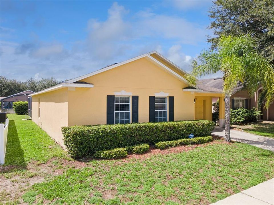 For Sale: $325,000 (3 beds, 3 baths, 1536 Square Feet)