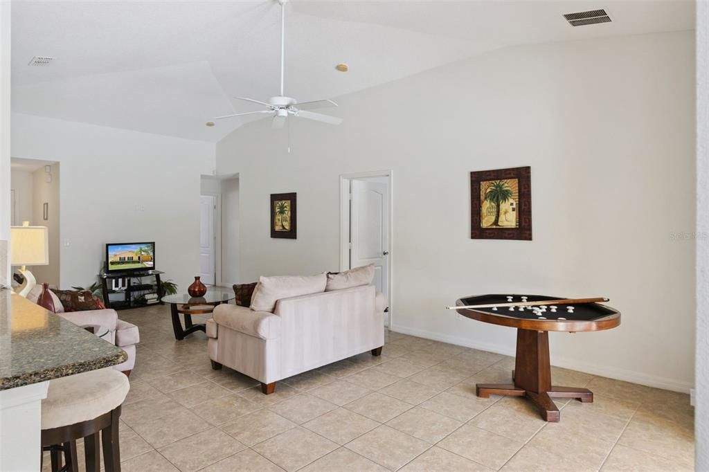 For Sale: $325,000 (3 beds, 3 baths, 1536 Square Feet)
