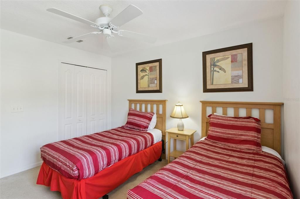 For Sale: $325,000 (3 beds, 3 baths, 1536 Square Feet)