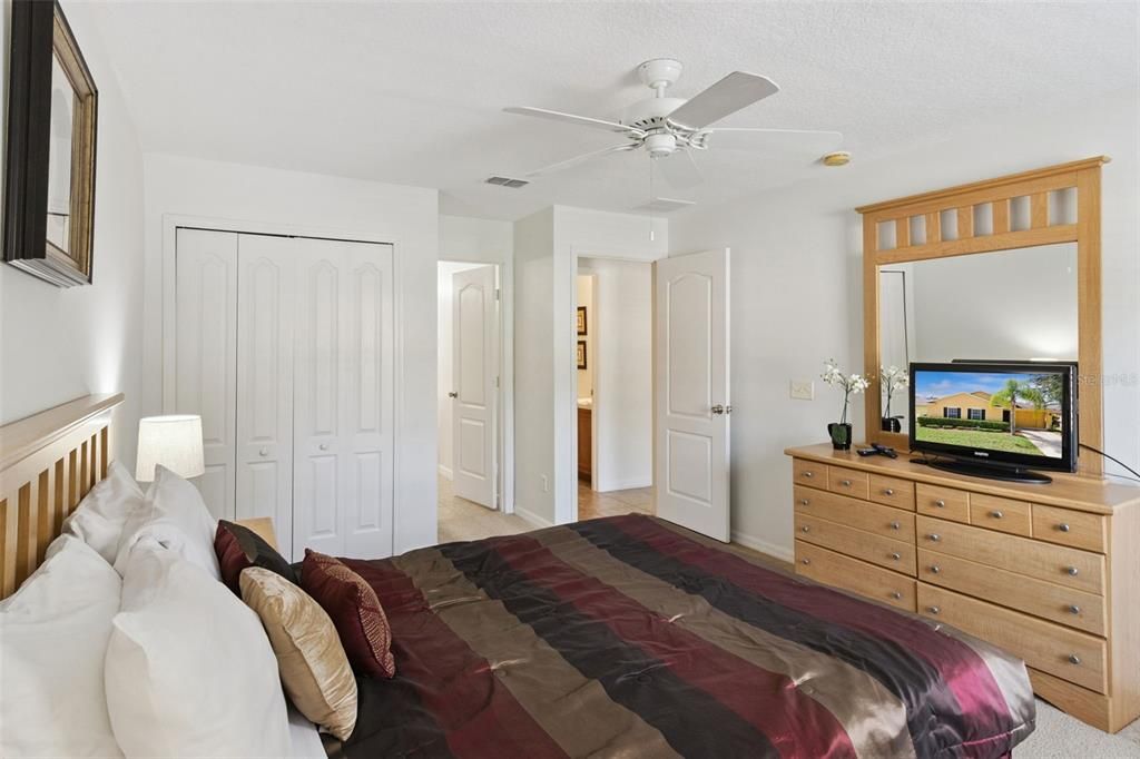 For Sale: $325,000 (3 beds, 3 baths, 1536 Square Feet)