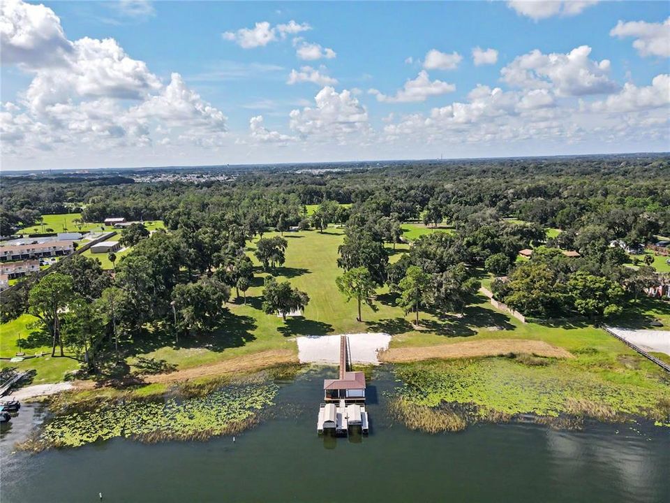 待售: $3,200,000 (11.22 acres)