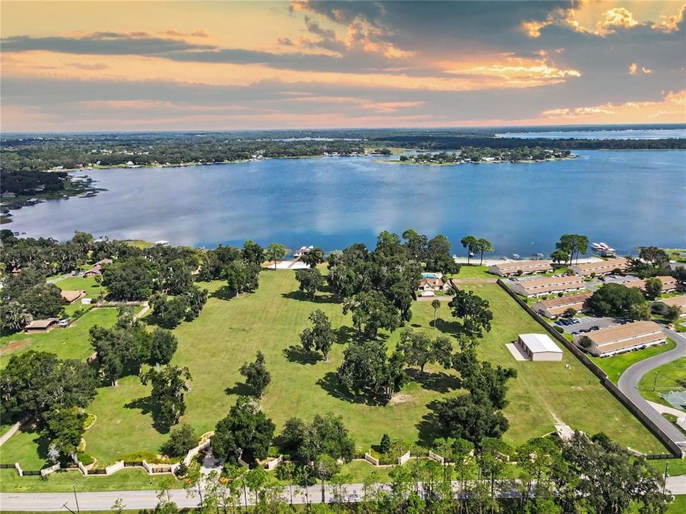 待售: $3,200,000 (11.22 acres)