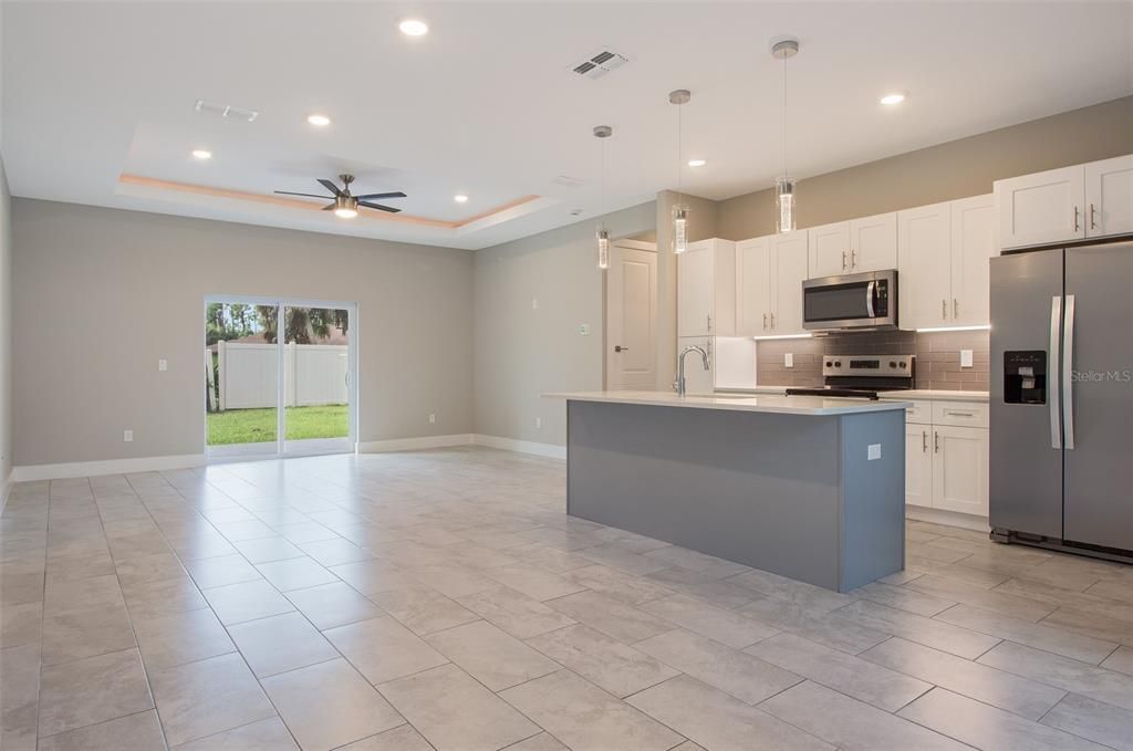 En Venta: $339,900 (4 camas, 2 baños, 1718 Pies cuadrados)