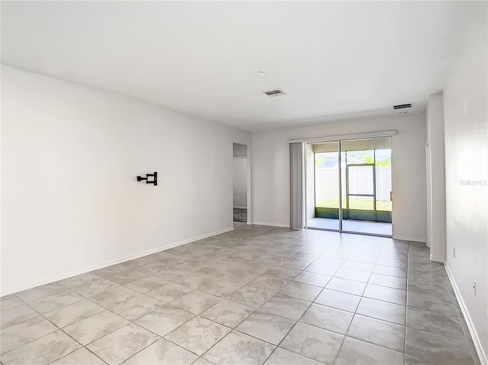 В аренду: $2,400 (3 спален, 2 ванн, 2110 Квадратных фут)