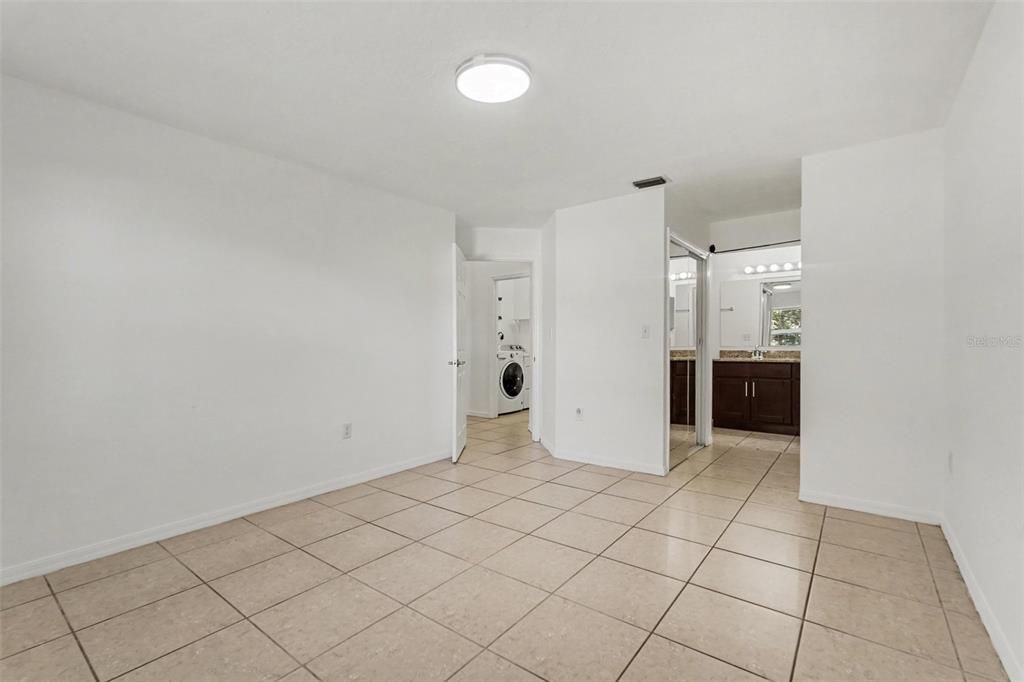 For Rent: $2,300 (3 beds, 2 baths, 1355 Square Feet)