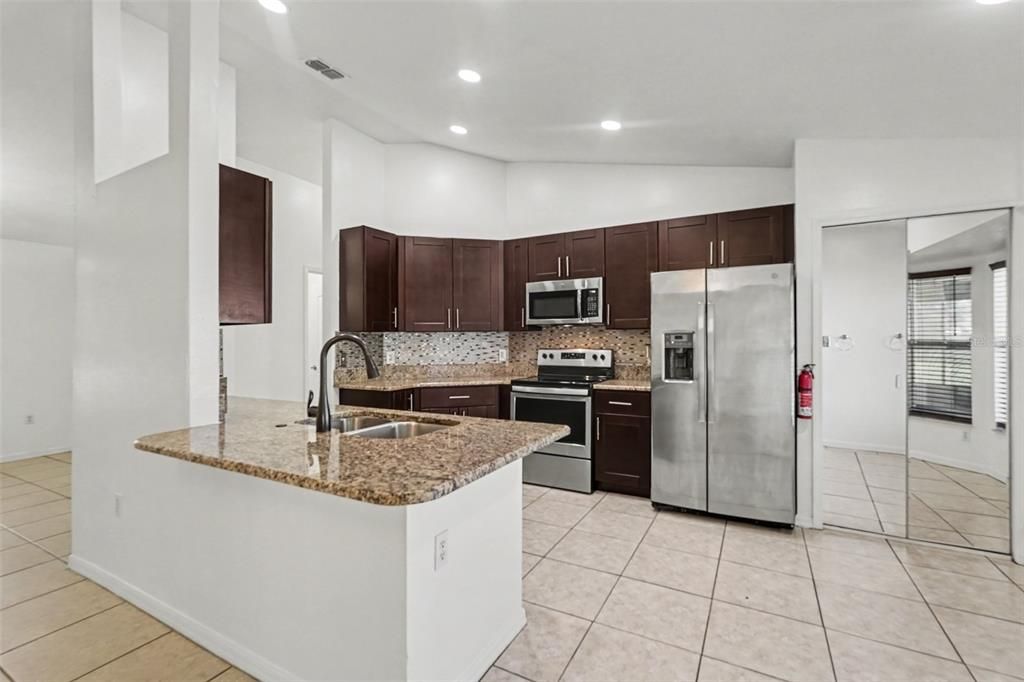 For Rent: $2,300 (3 beds, 2 baths, 1355 Square Feet)