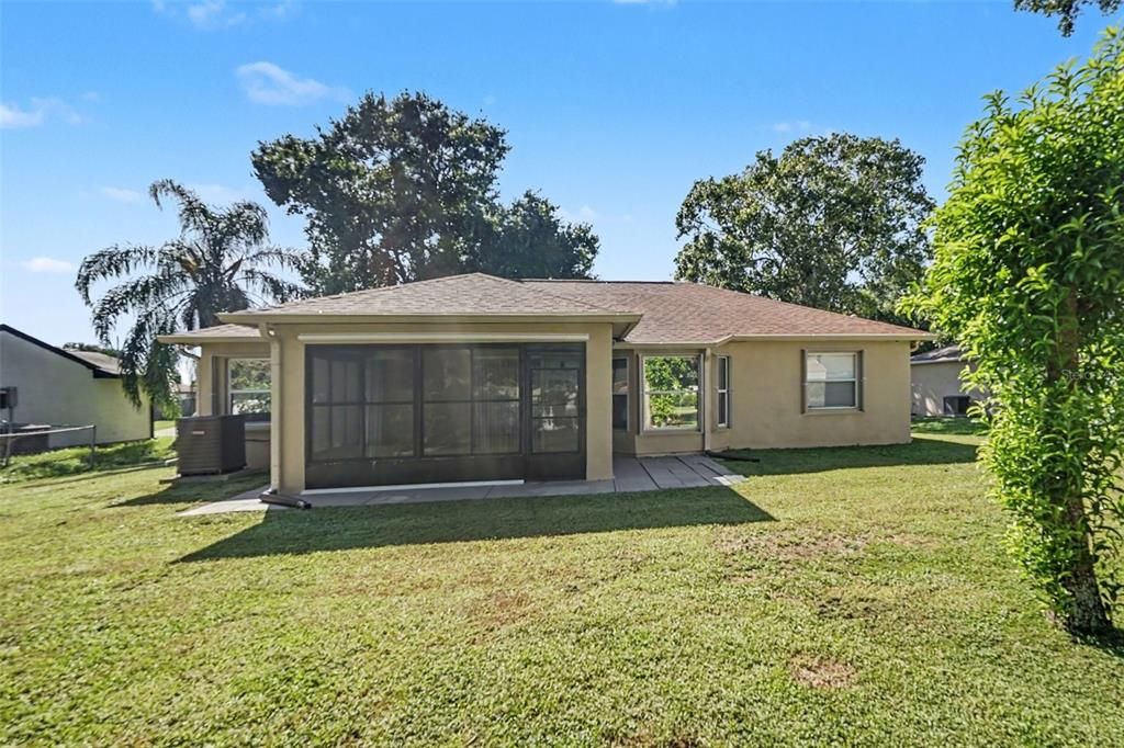 For Rent: $2,300 (3 beds, 2 baths, 1355 Square Feet)