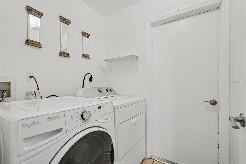 For Rent: $2,300 (3 beds, 2 baths, 1355 Square Feet)