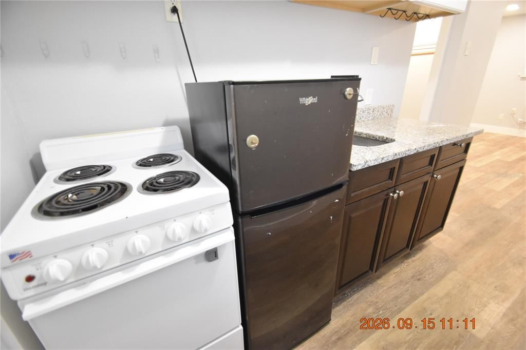 В аренду: $875 (0 спален, 1 ванн, 300 Квадратных фут)