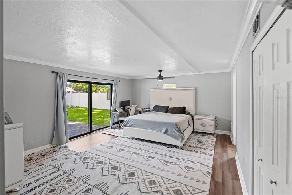En Venta: $549,900 (5 camas, 3 baños, 2380 Pies cuadrados)