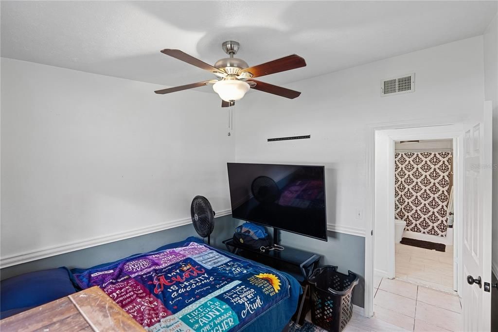 En Venta: $549,900 (5 camas, 3 baños, 2380 Pies cuadrados)