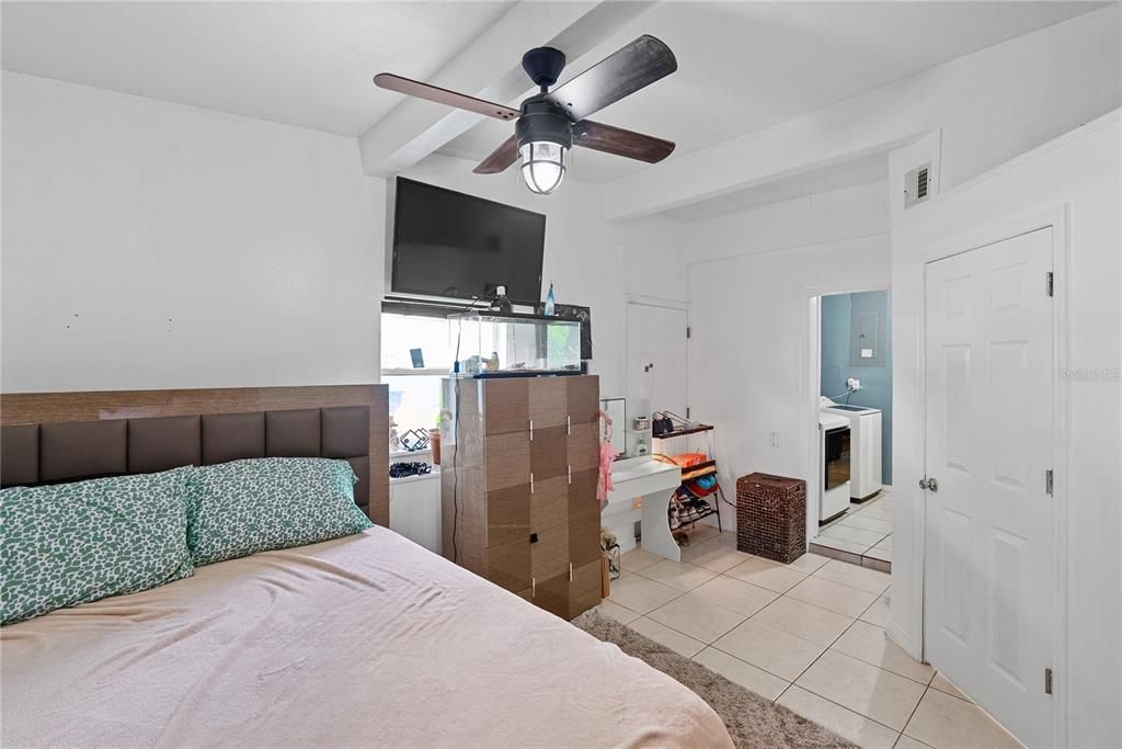 En Venta: $549,900 (5 camas, 3 baños, 2380 Pies cuadrados)