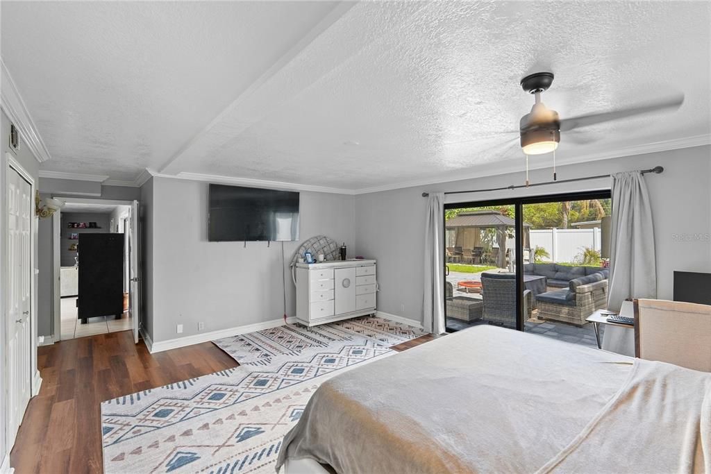 En Venta: $549,900 (5 camas, 3 baños, 2380 Pies cuadrados)