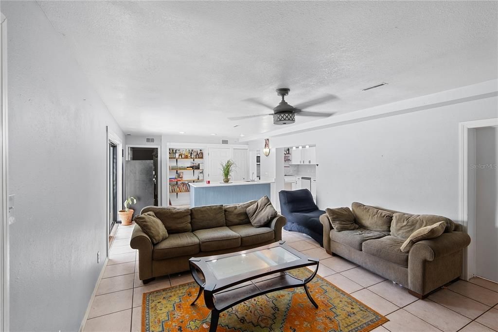 En Venta: $549,900 (5 camas, 3 baños, 2380 Pies cuadrados)
