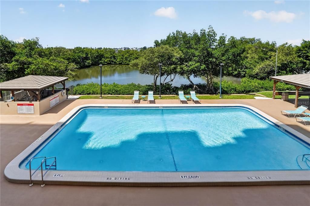 For Sale: $345,000 (2 beds, 2 baths, 1055 Square Feet)