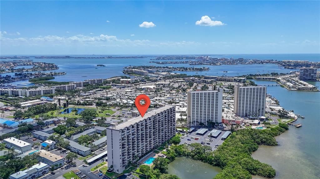 For Sale: $345,000 (2 beds, 2 baths, 1055 Square Feet)