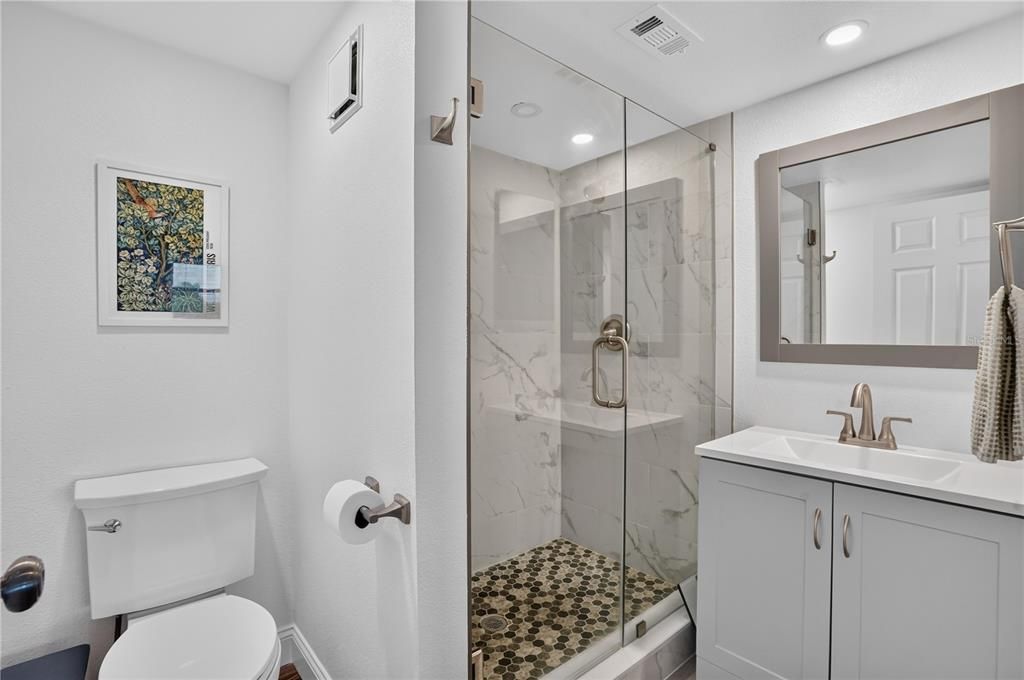 For Sale: $345,000 (2 beds, 2 baths, 1055 Square Feet)