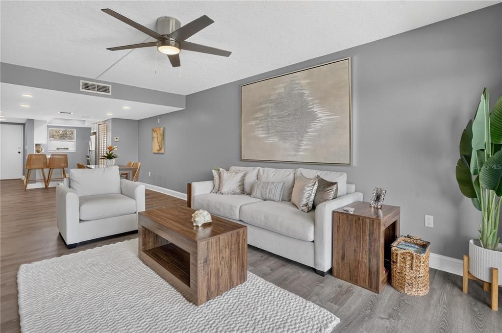 For Sale: $345,000 (2 beds, 2 baths, 1055 Square Feet)